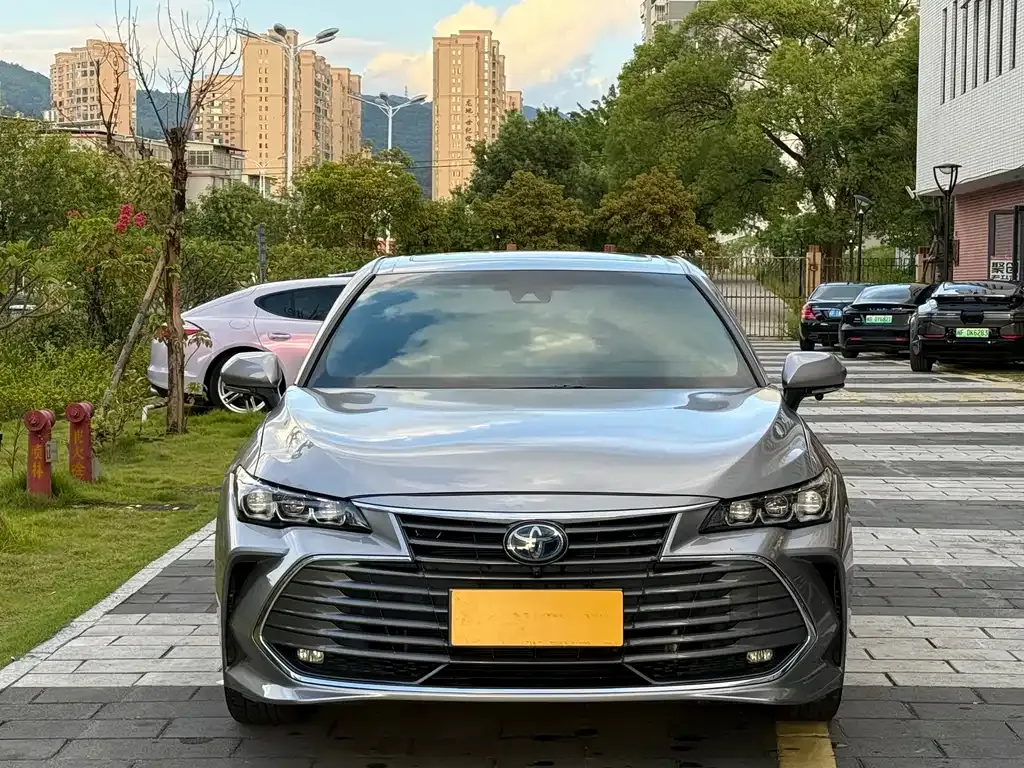 Toyota Avalon — фото 2