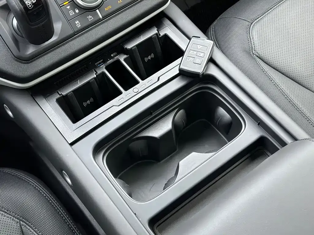 Land Rover Defender — фото 10