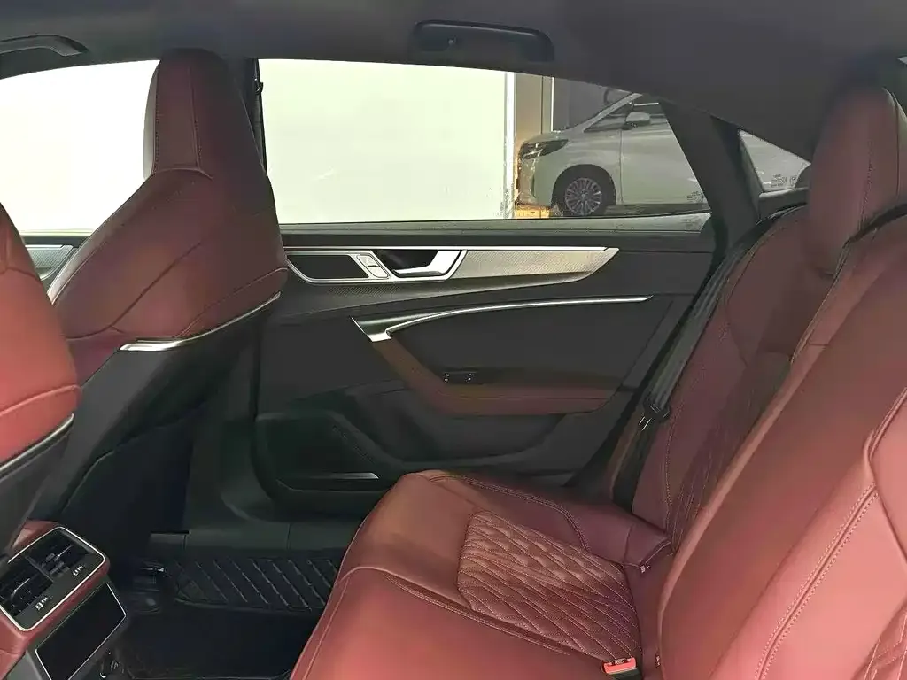 Audi A7L 2024 из CN, фото 2