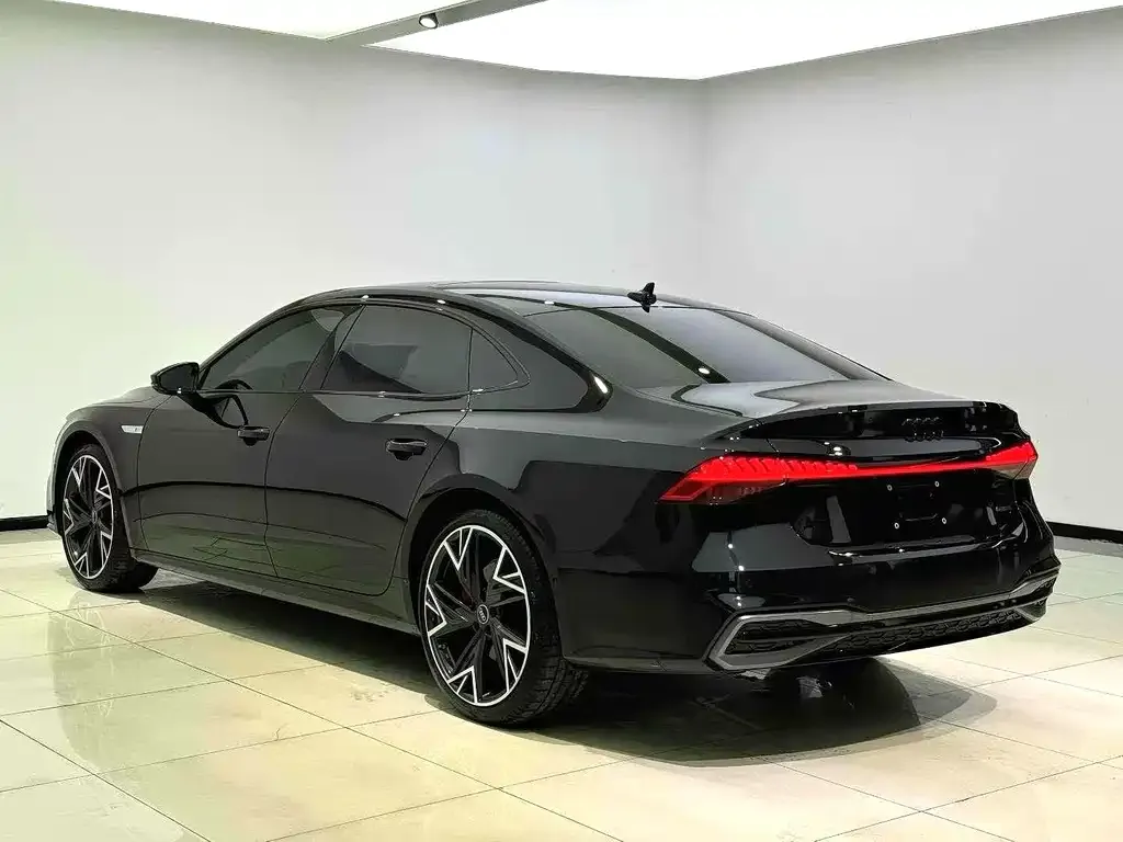Audi A7L 2024 из CN, фото 5