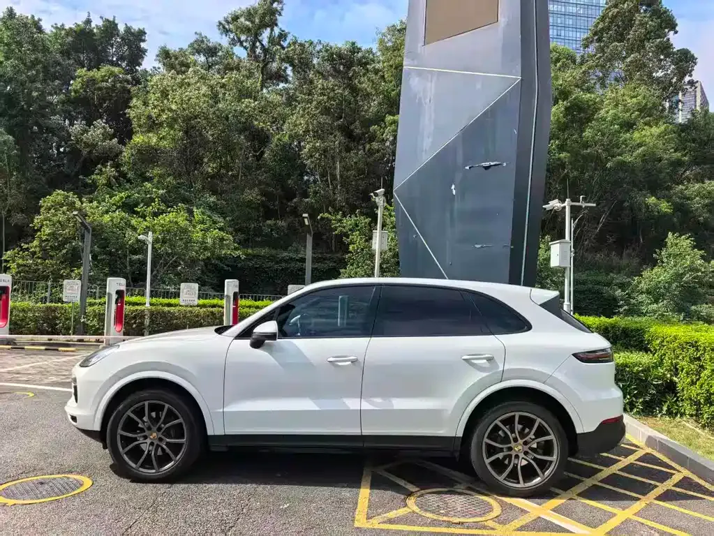 Porsche Cayenne — фото 2