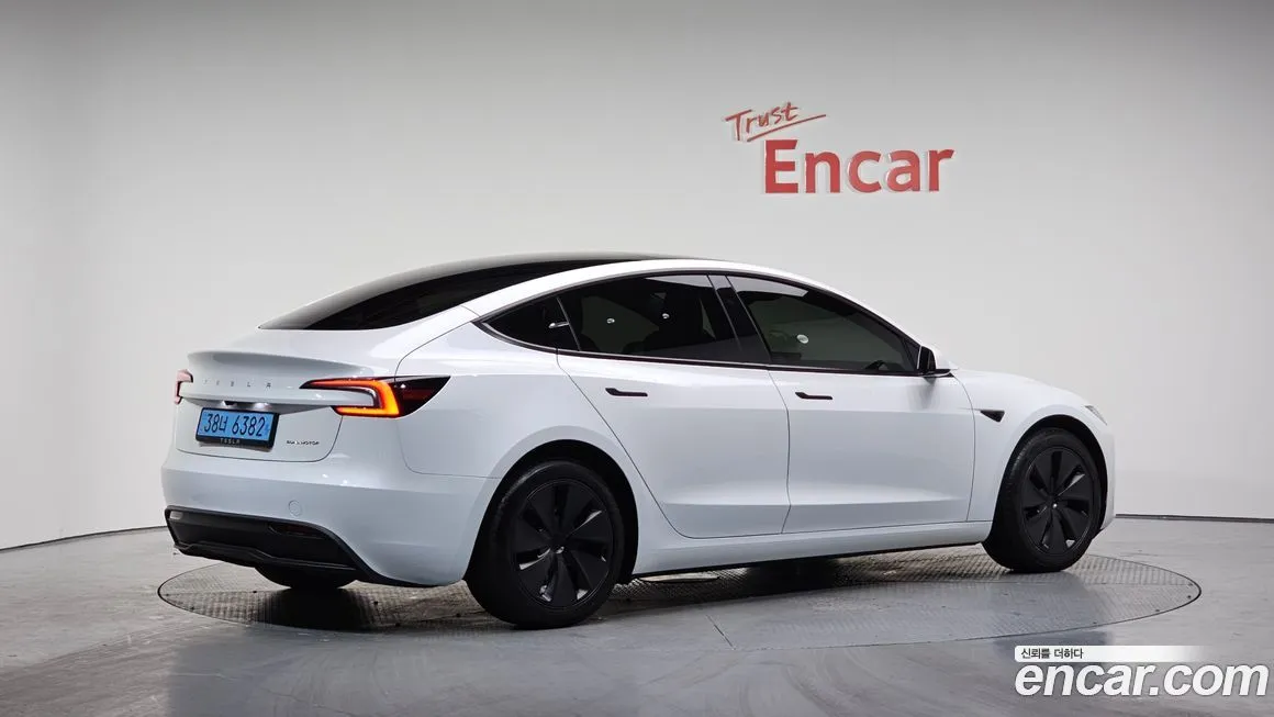 Tesla Model 3 2025 из KR, фото 2