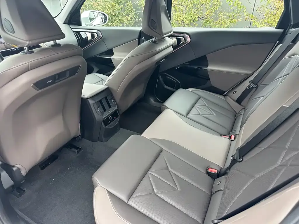 BMW X3 2025 из CN, фото 9