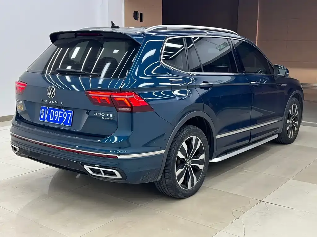 Volkswagen Tiguan L — фото 4