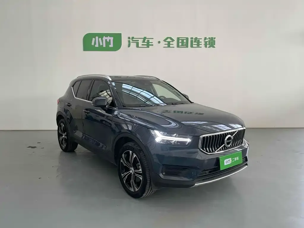 Volvo XC40 — фото 3