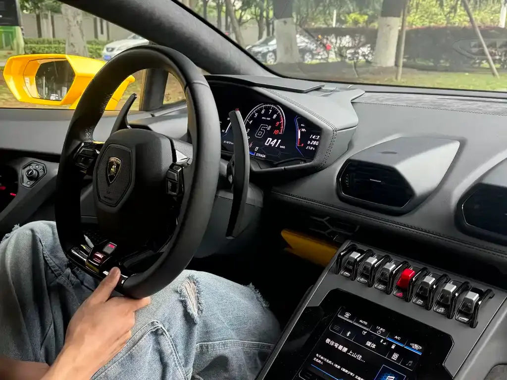 Lamborghini Huracan — фото 2