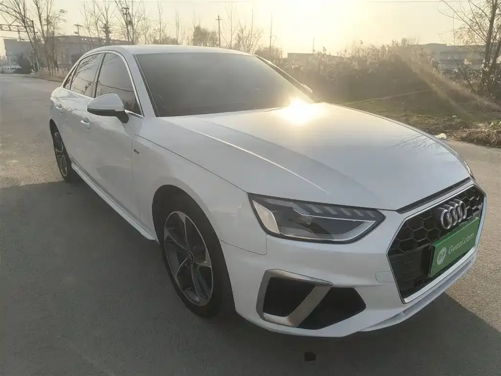 Audi A4L 2022 из CN, фото 4