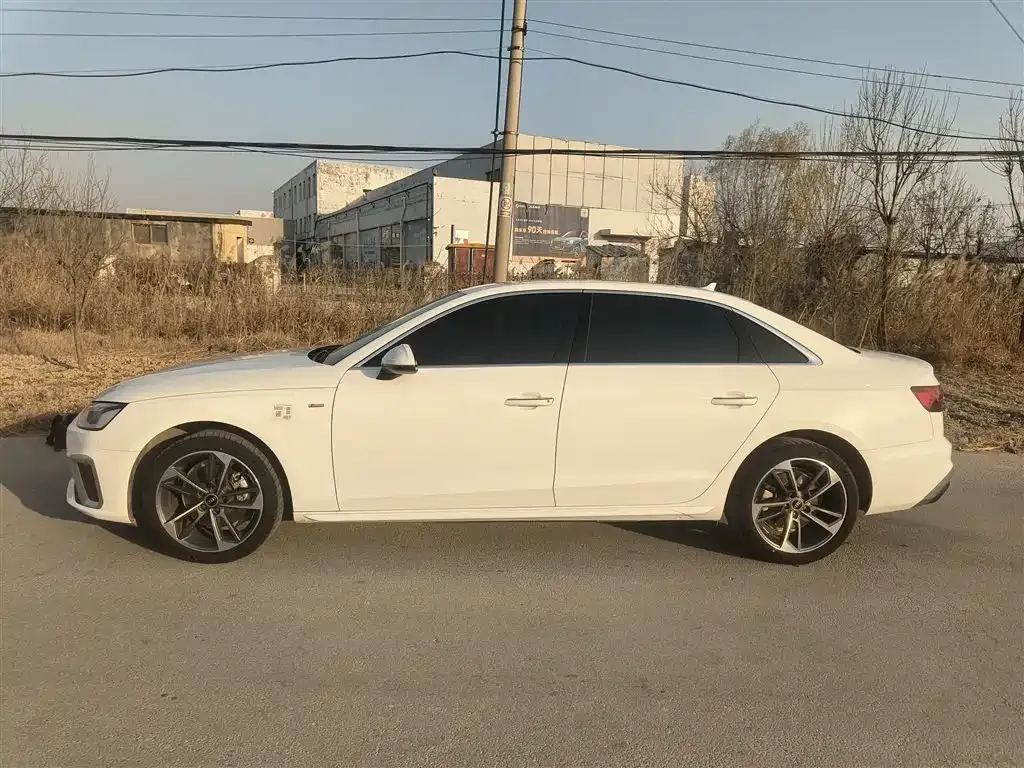 Audi A4L 2022 из CN, фото 5