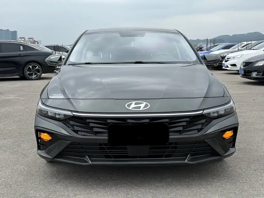 Hyundai Elantra 2023 из CN, фото 2