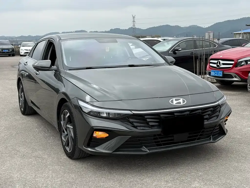 Hyundai Elantra 2023 из CN, фото 3