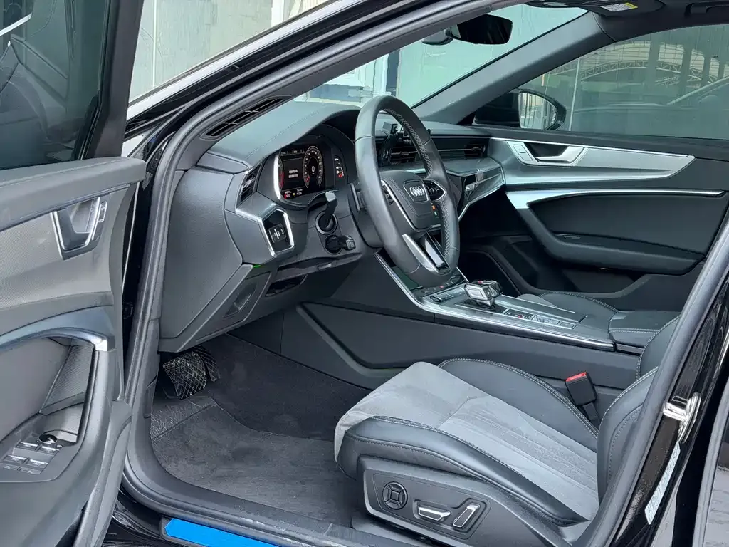 Audi A6L 2023 из CN, фото 7