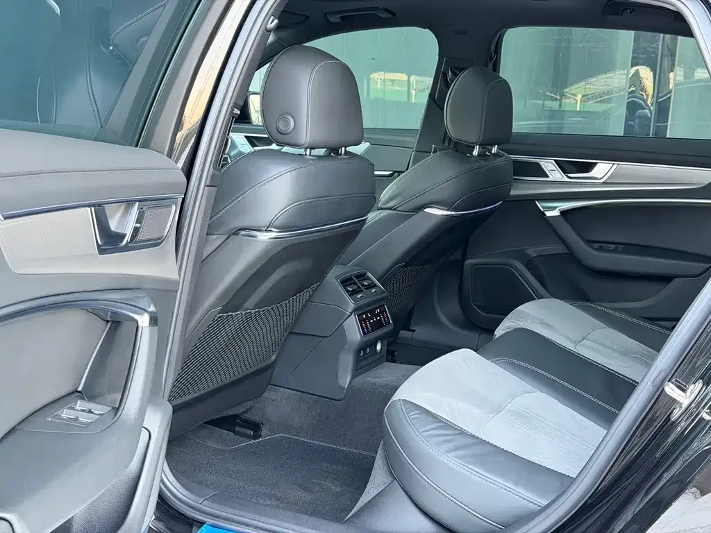 Audi A6L 2023 из CN, фото 8