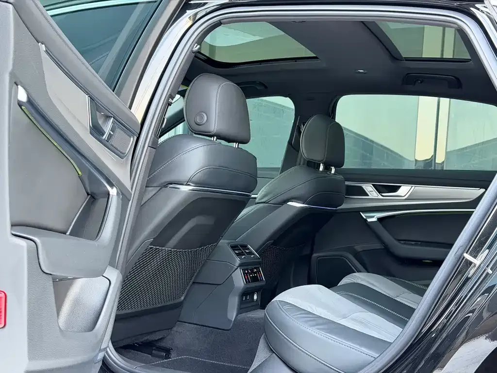 Audi A6L 2023 из CN, фото 9