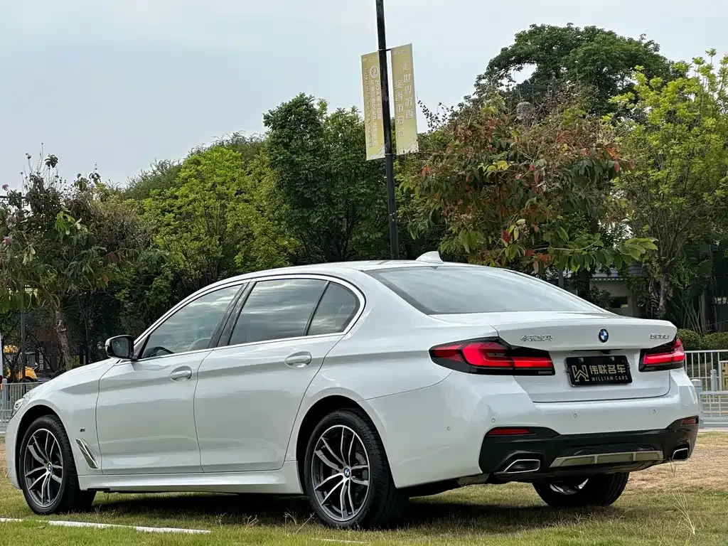 BMW 5 Series — фото 4