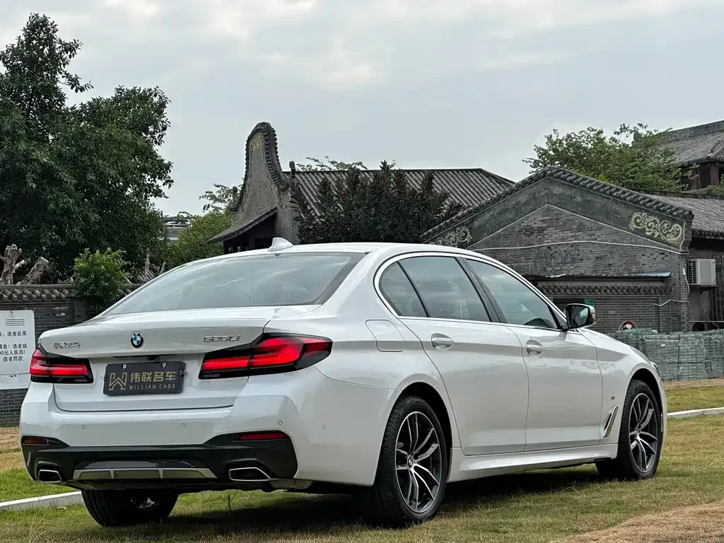 BMW 5 Series — фото 6
