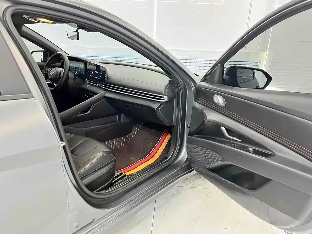 Hyundai Elantra 2022 из CN, фото 7
