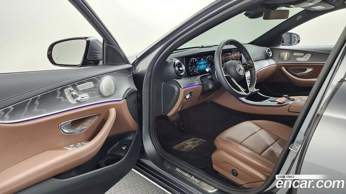 Mercedes-Benz E-Class — фото 10
