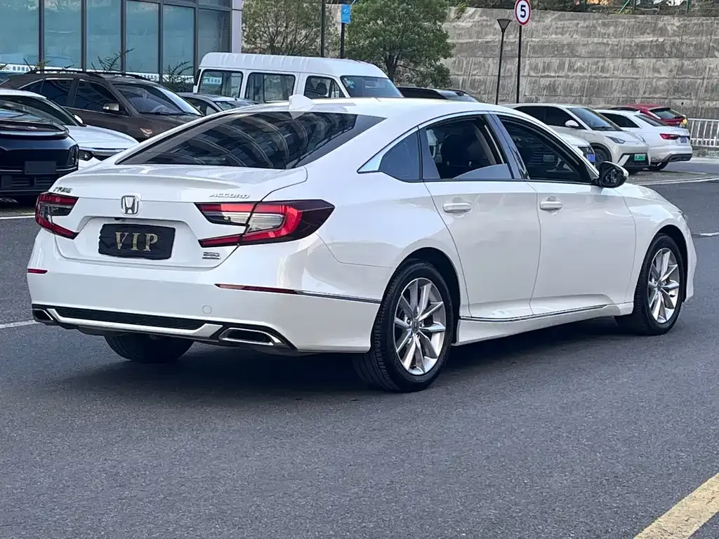Honda Accord — фото 4