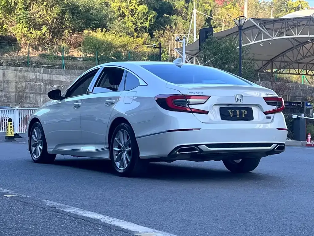 Honda Accord — фото 5