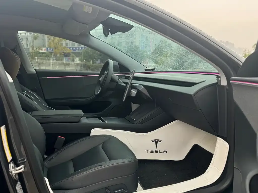 Tesla Model 3 — фото 10