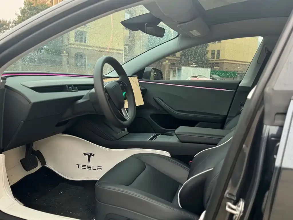 Tesla Model 3 — фото 5