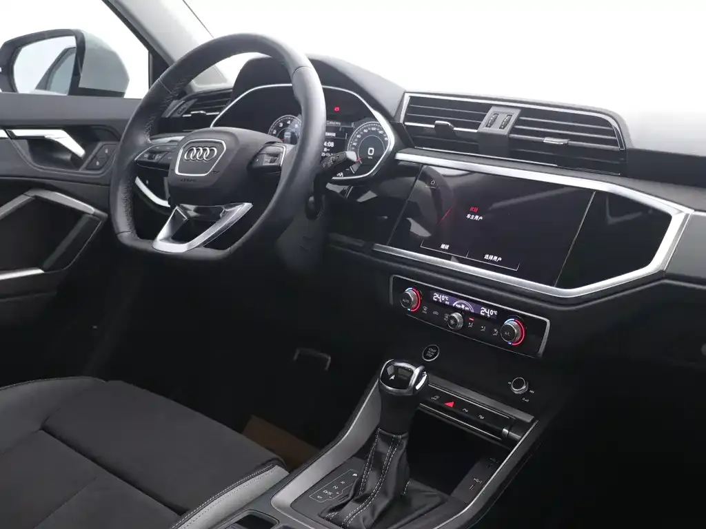 Audi Q3 2023 из CN, фото 6