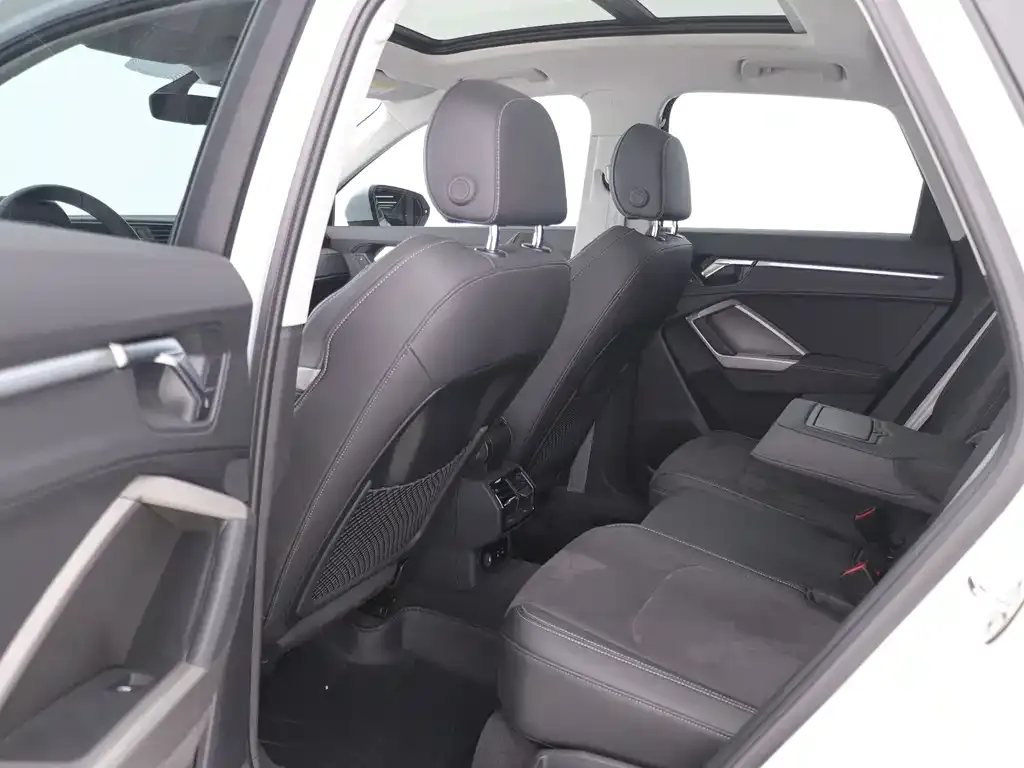 Audi Q3 2023 из CN, фото 9