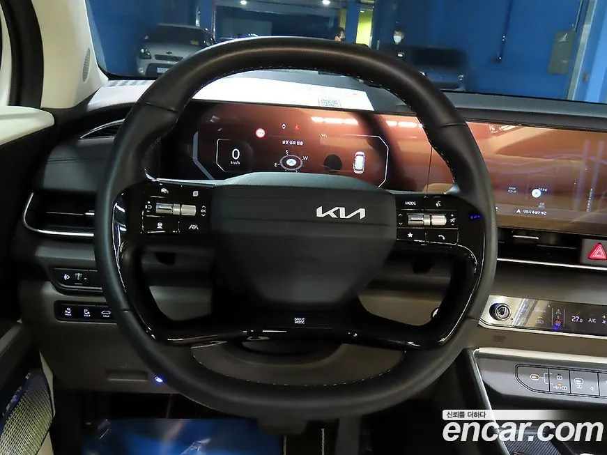 Kia Carnival — фото 10