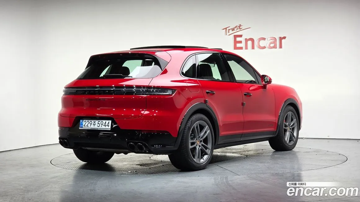 Porsche Cayenne 2025 из KR, фото 2