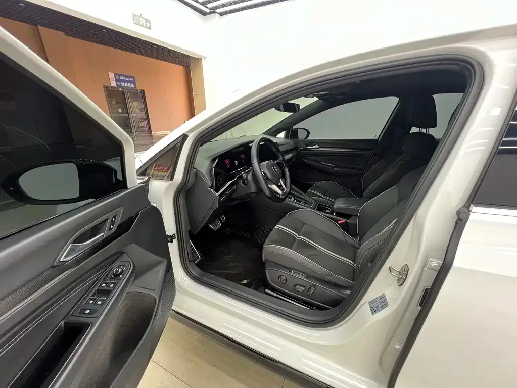 Volkswagen Golf 2021 из CN, фото 8