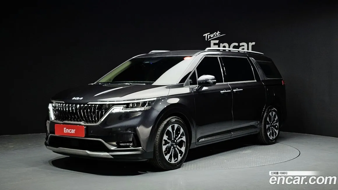 Kia Carnival — фото 1