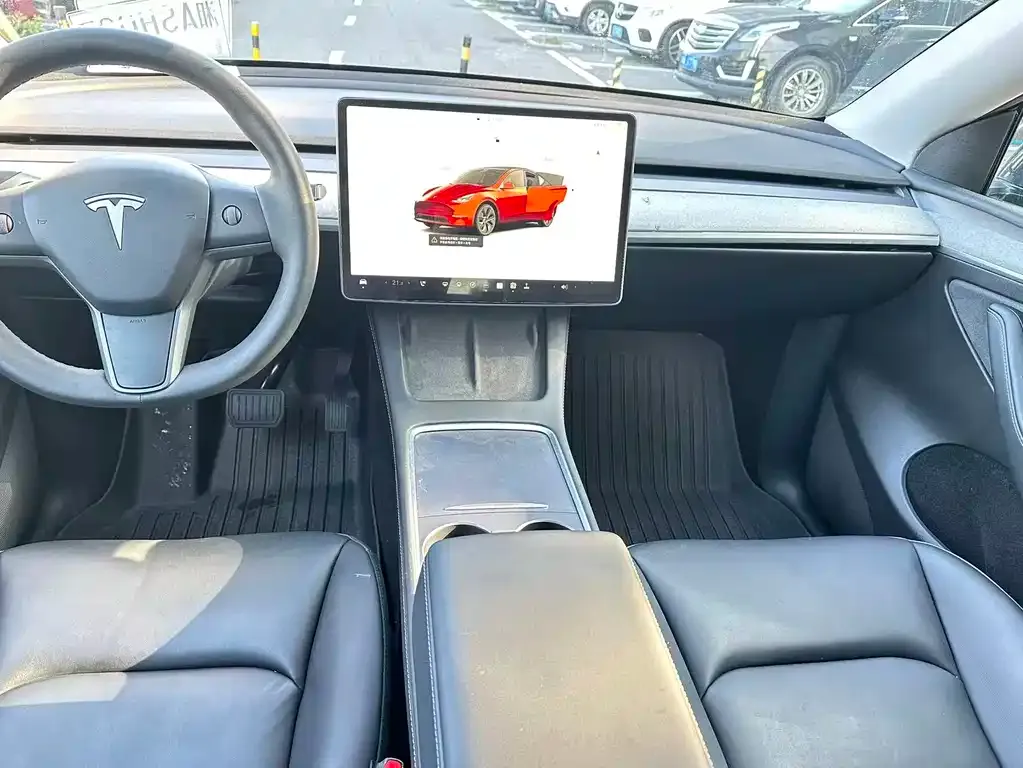 Tesla Model Y — фото 5