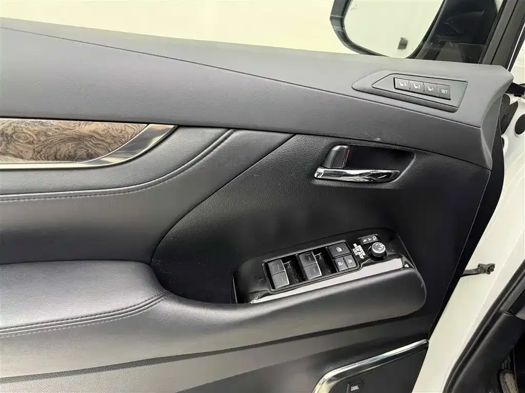 Toyota Alphard 2022 из CN, фото 9