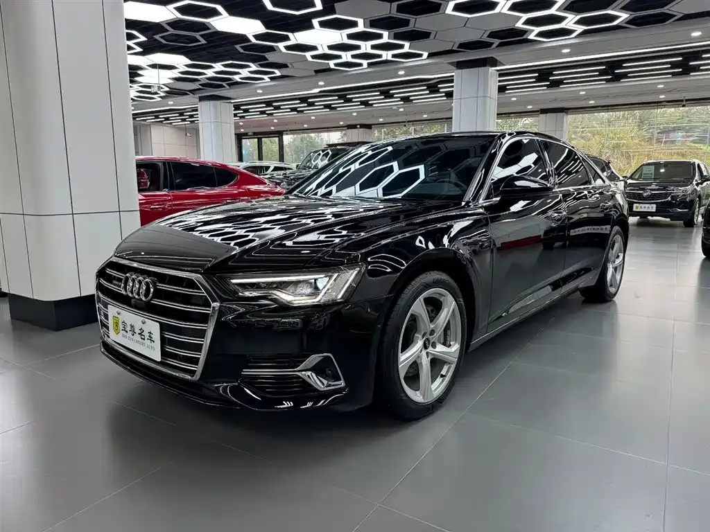 Audi A6L — фото 1