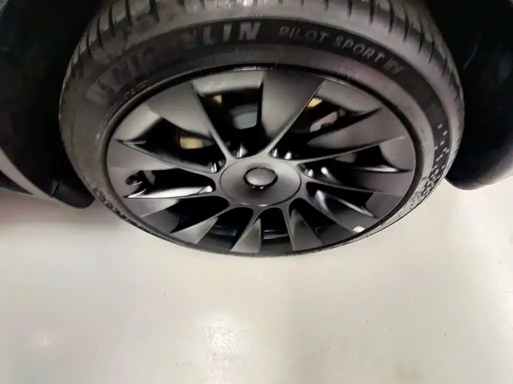 Tesla Model Y 2024 из CN, фото 3