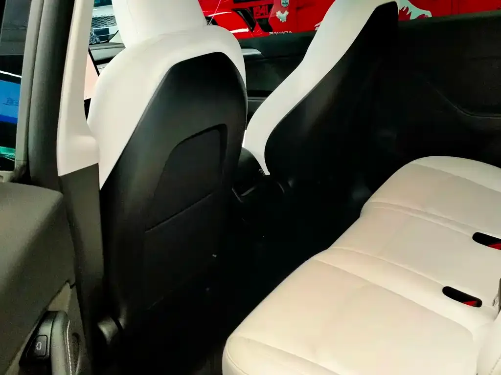 Tesla Model Y 2024 из CN, фото 8
