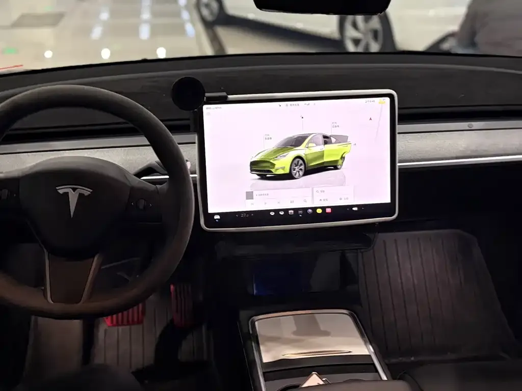 Tesla Model Y — фото 6