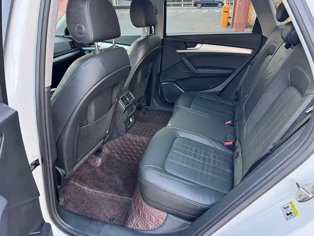 Audi Q5L 2021 из CN, фото 6