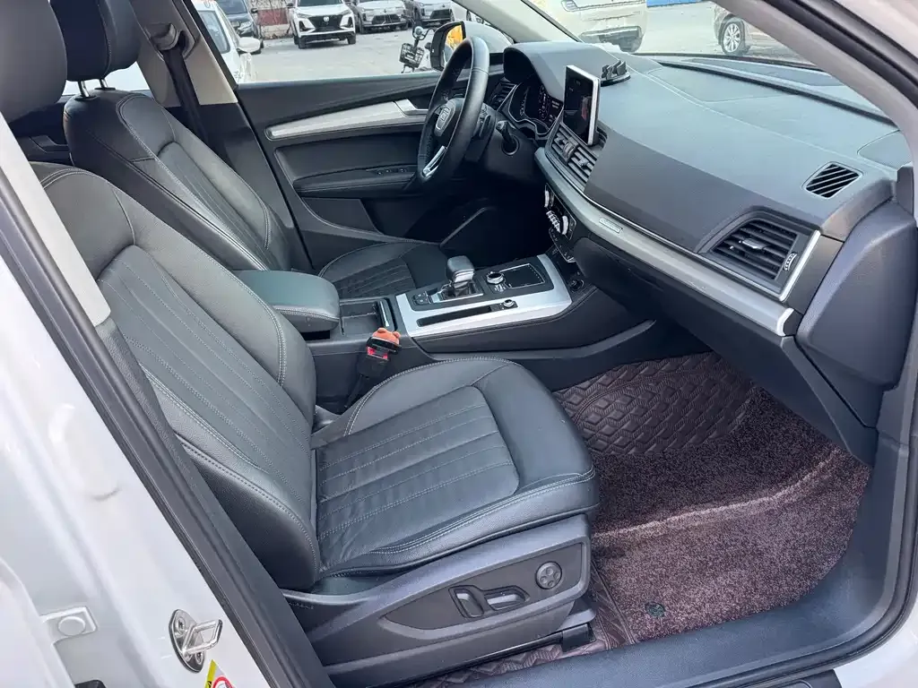 Audi Q5L 2021 из CN, фото 7