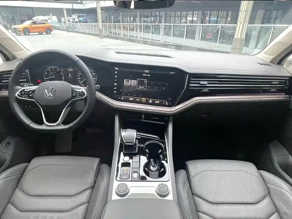Volkswagen Touareg 2023 из CN, фото 8