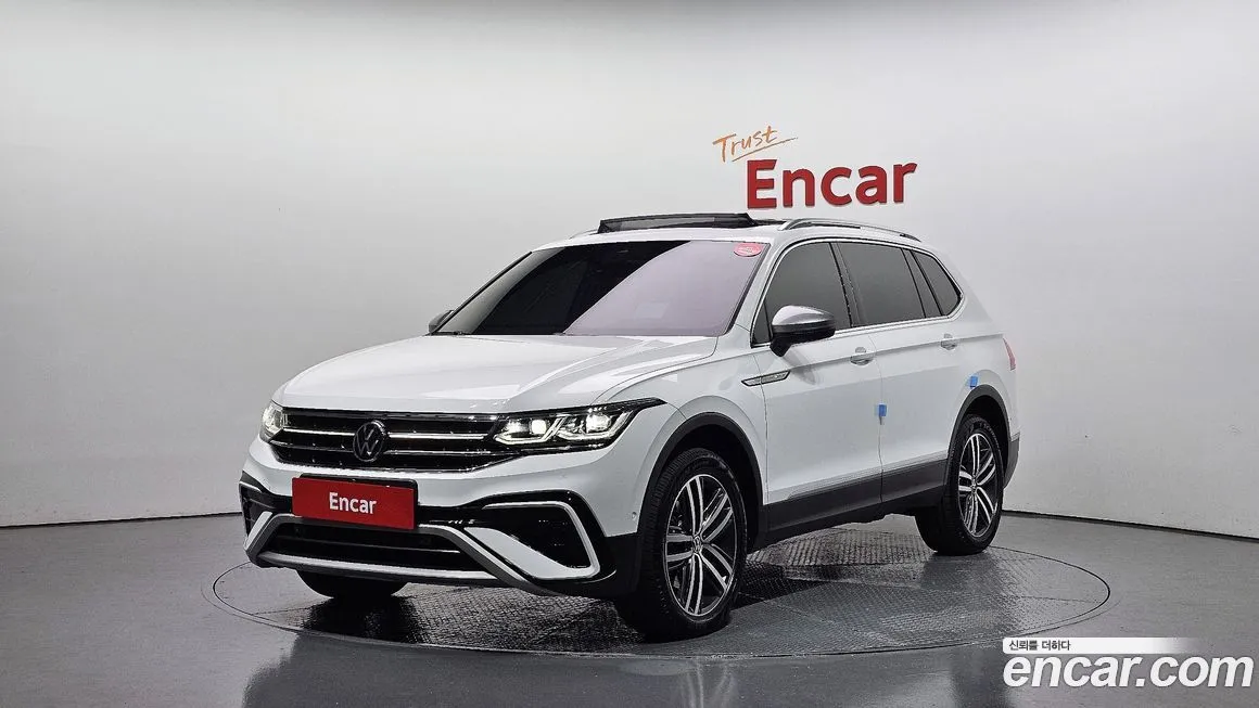 Volkswagen Tiguan — фото 1