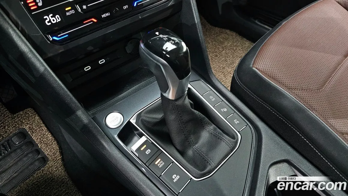 Volkswagen Tiguan — фото 9