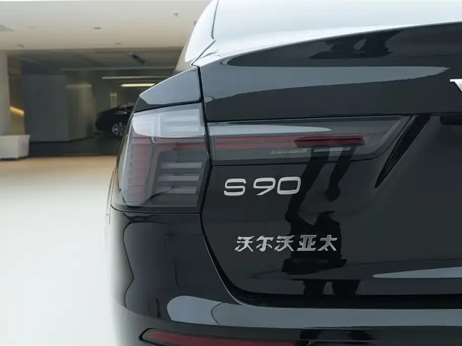 Volvo S90 2025 из CN, фото 10