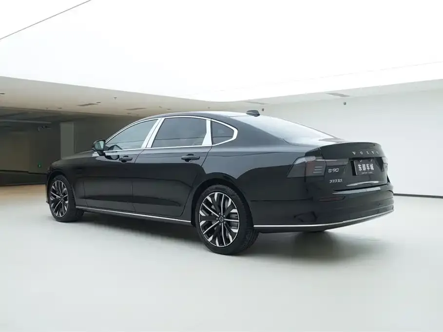 Volvo S90 2025 из CN, фото 5