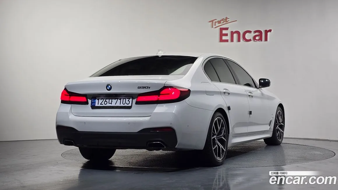 BMW 5-Series 2021 из KR, фото 2