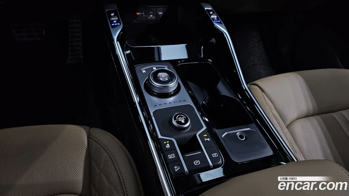 Kia Sorento — фото 9
