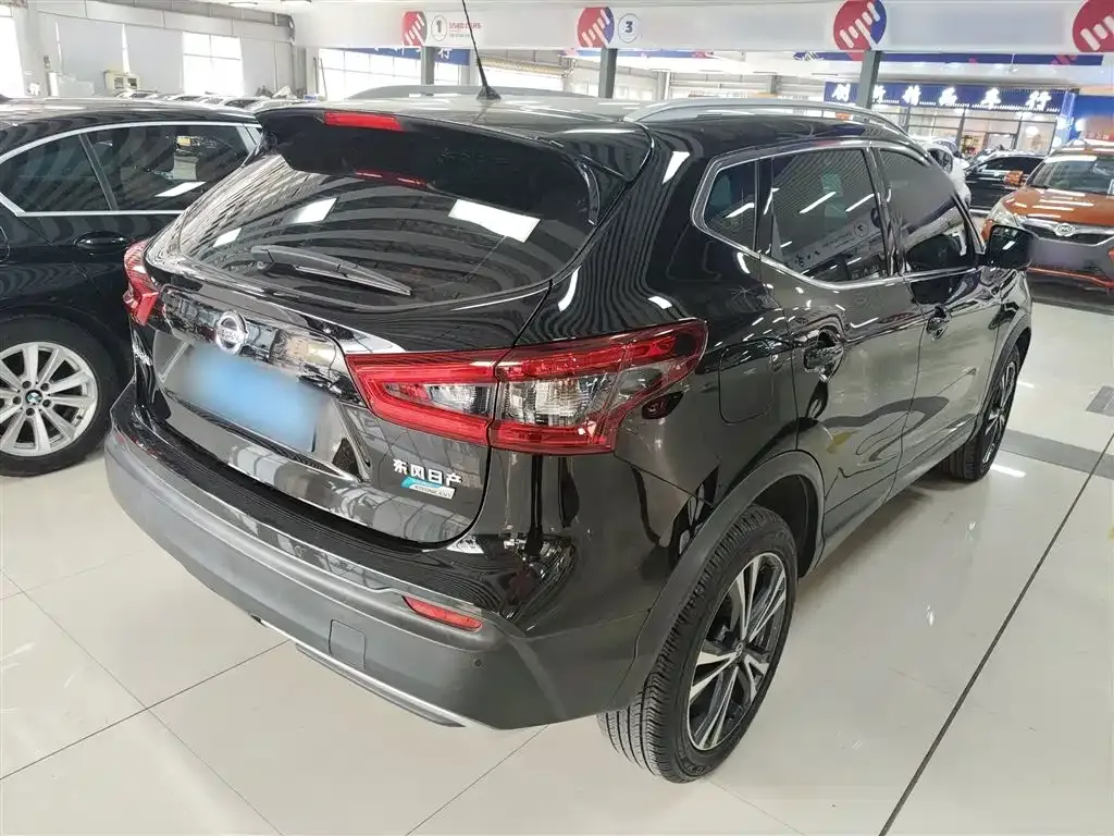 Nissan Qashqai — фото 7