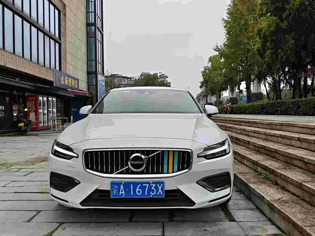 Volvo S60 2022 из CN, фото 1