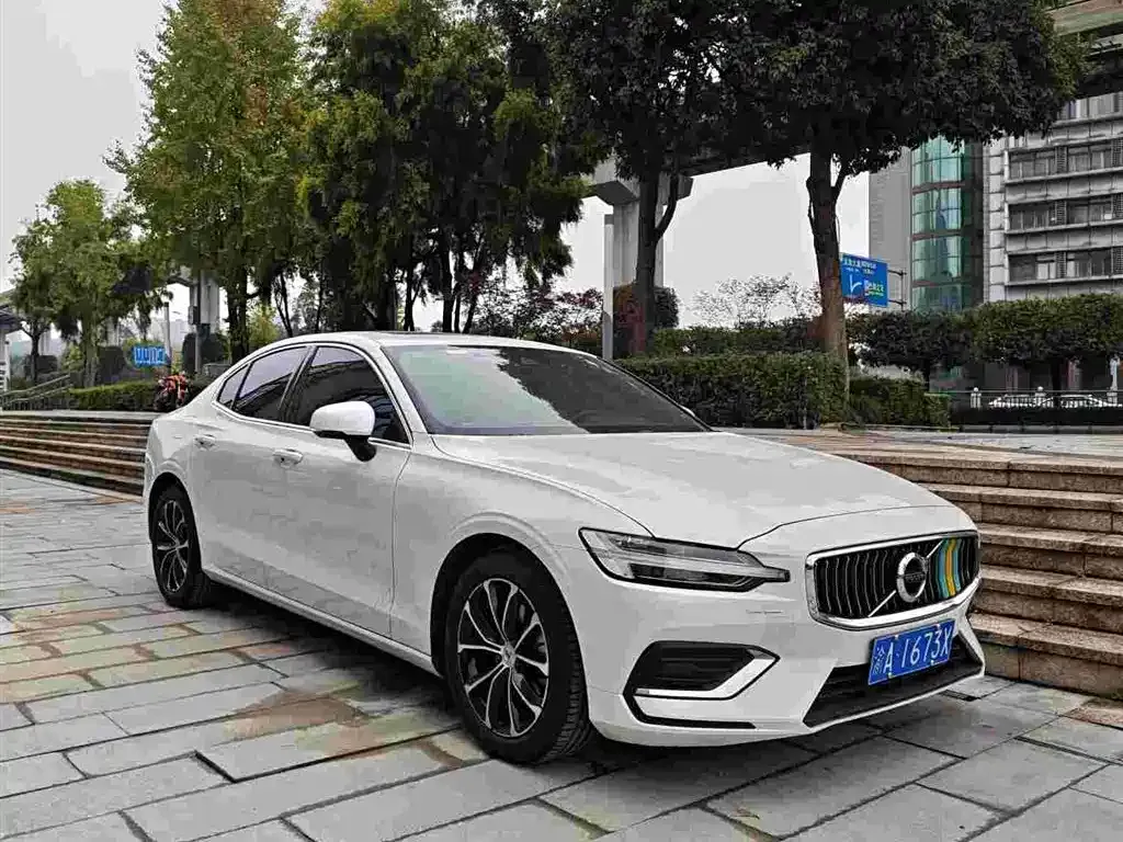 Volvo S60 2022 из CN, фото 2