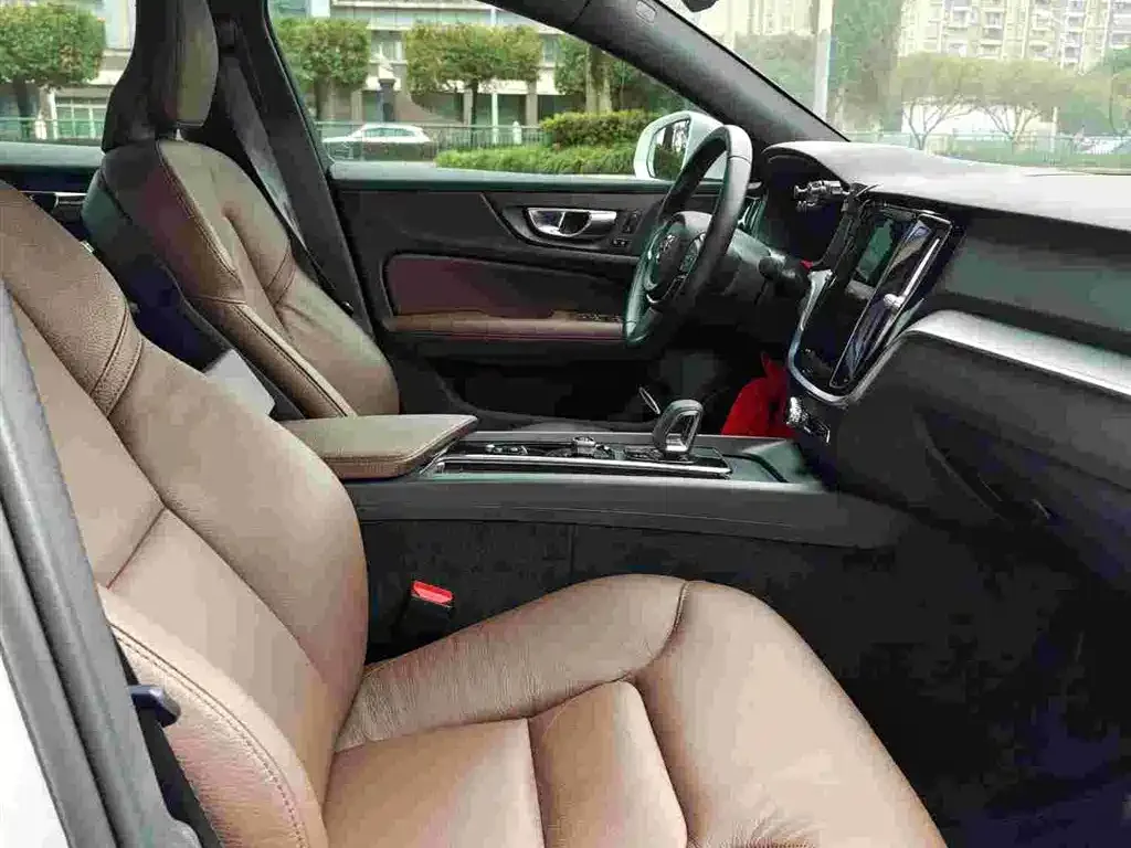 Volvo S60 2022 из CN, фото 3